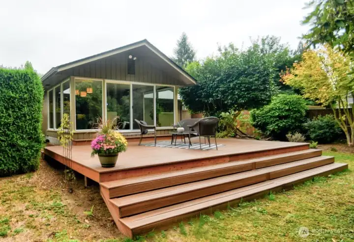This terrific, brand new deck is an additional outdoor room for you!