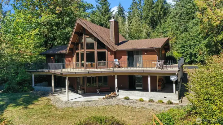 Large 800 sq. feet of deck overlooking the river and wildlife