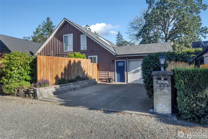 Driveway Parking, Off street parking, & Garage