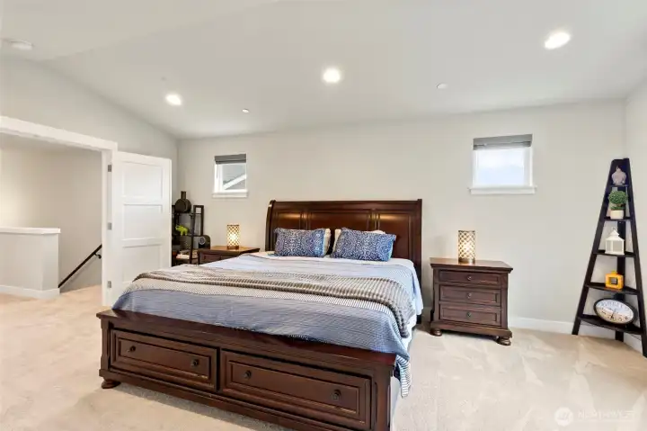 Another look at the great primary suite.