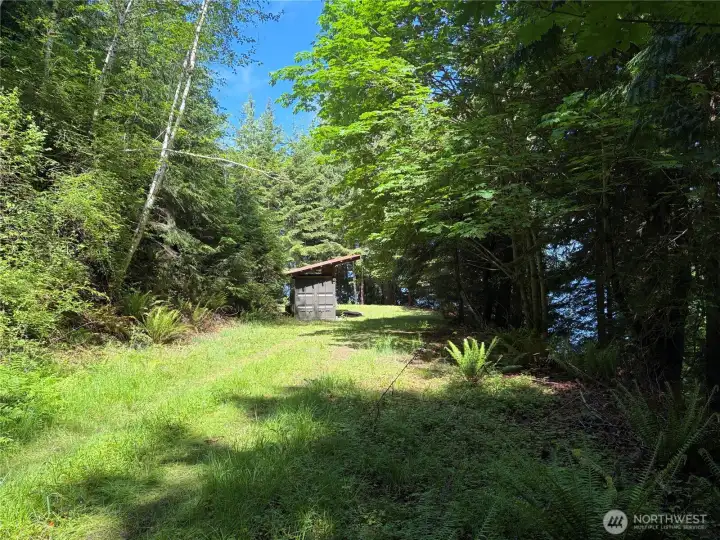 The cabin site is tight but room to turn your car around.