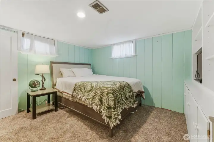 Lower Level Bed w/ non Egress window
