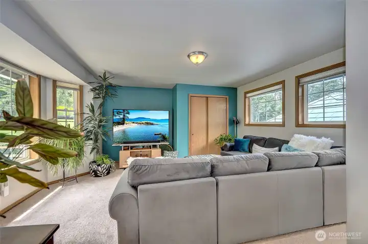 Bright and cheery upper bonus room.