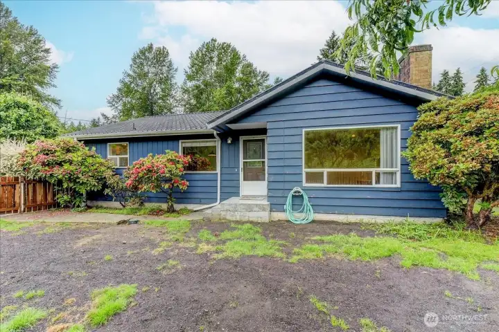 Single story living on 3.7 acres Single story living on 3.7 acres