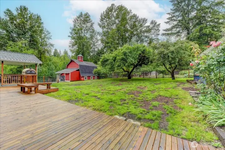 Deck has built in bench and lots of room to spread out and enjoy your farm Deck has built in bench and lots of room to spread out and enjoy your farm