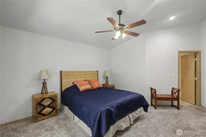Spacious Primary bedroom Spacious Primary bedroom