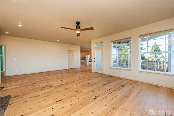Large living room with plenty of space.