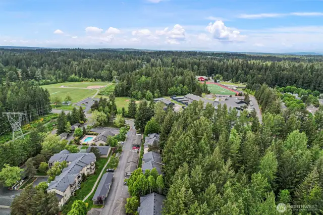 Commuters will appreciate the proximity to major thoroughfares like I-90, making it easy to get to downtown Issaquah, Bellevue, Redmond, and Seattle