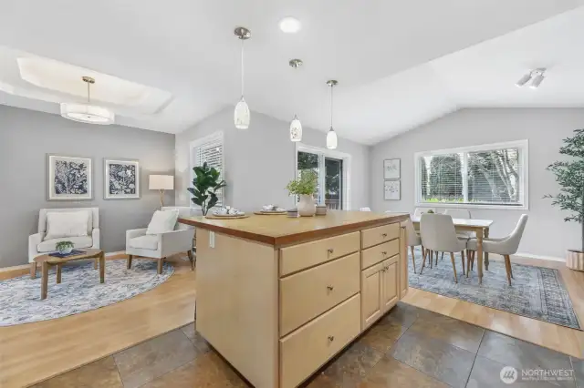 Large Kitchen w/ eating space