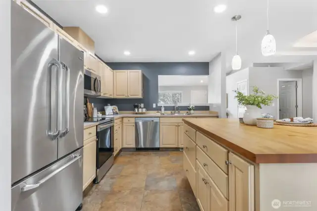 Ample Cabinet Space