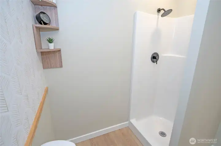 Studio shower - all new!
