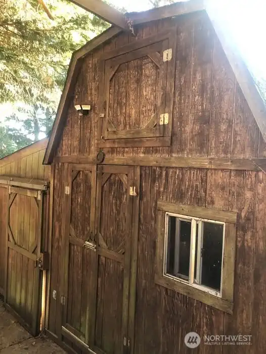 Spacious barn for storage