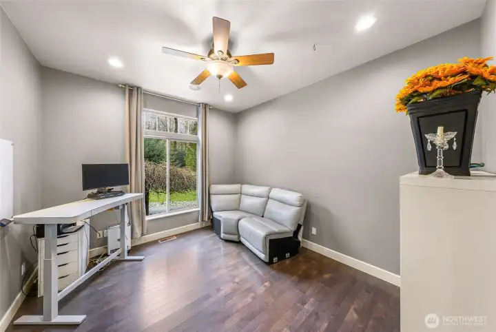 Office space on main with large window