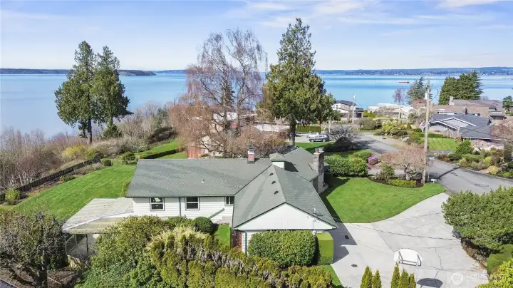 Side view of home/property.