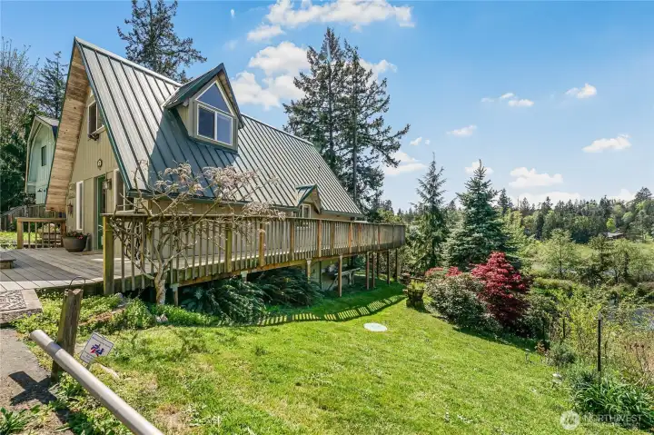 Adorable Lake Front home with private dock and access to the Lake!