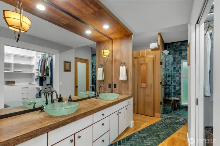 There is ample closet space, to organize your wardrobe, including a large walk-in closet with well-designed storage systems.