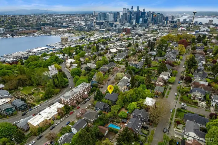 Just minutes from Lake Union, and downtown Seattle, this location is fantastic! The cherry trees are just finising their seasonal blooms, and you can still see the blush of pink all along this section of Bigelow.