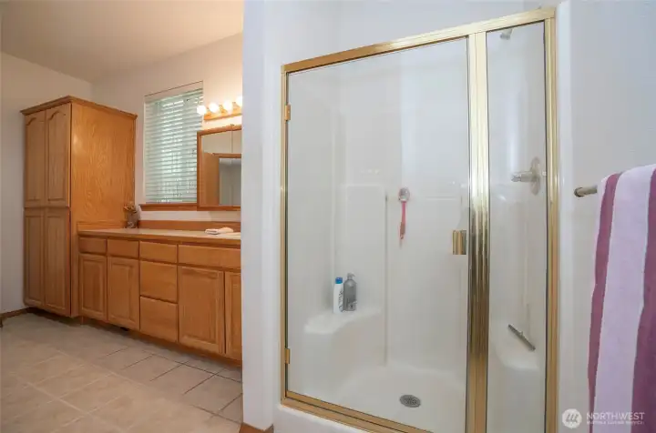 Separate Stand-up Shower