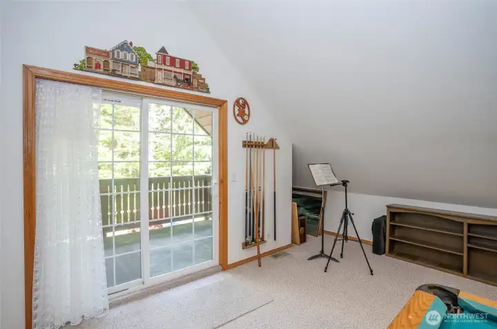 Recreational Room with Balcony Overlooking Private Setting