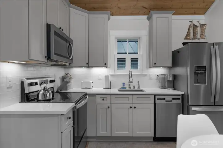 Full kitchen