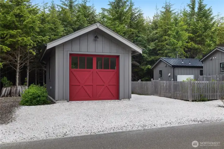 The only one-bedroom home in Seabrook with a garage!