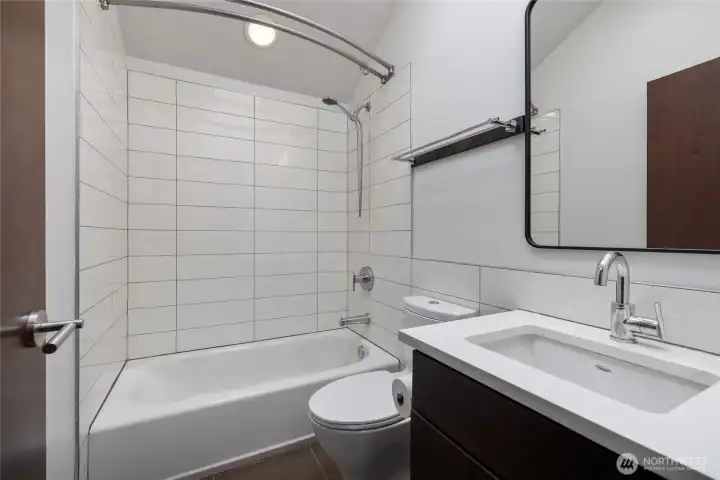 Second full bathroom right outside second bedroom on top floor Second full bathroom right outside second bedroom on top floor