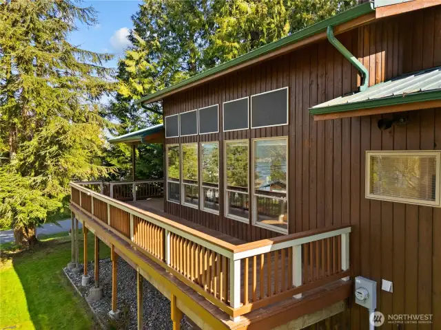 Huge deck!