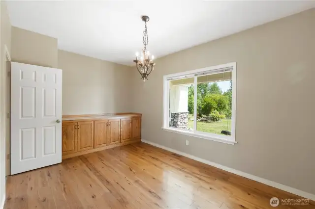 Main floor office / bedroom