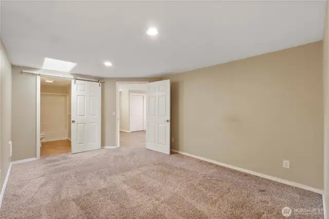 shop office / apartment