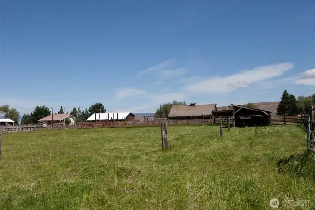 Shop & Barns
