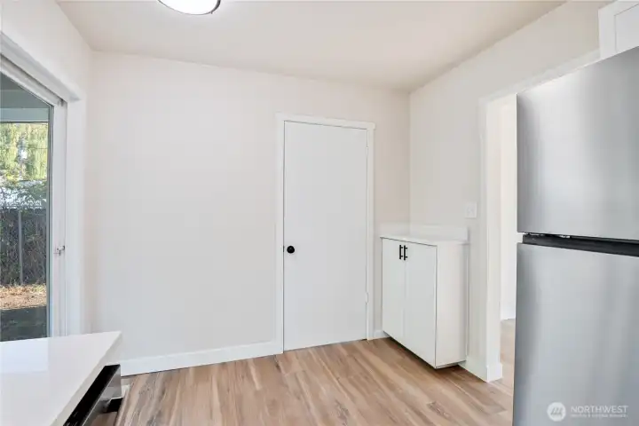Kitchen Eating Area