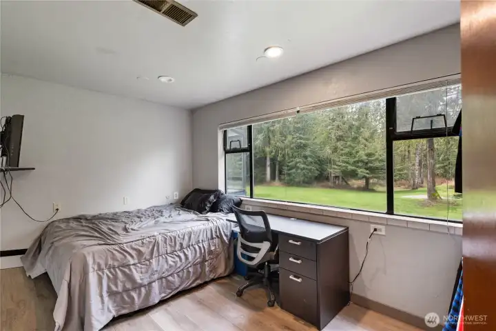 One of the 2 guest bedrooms