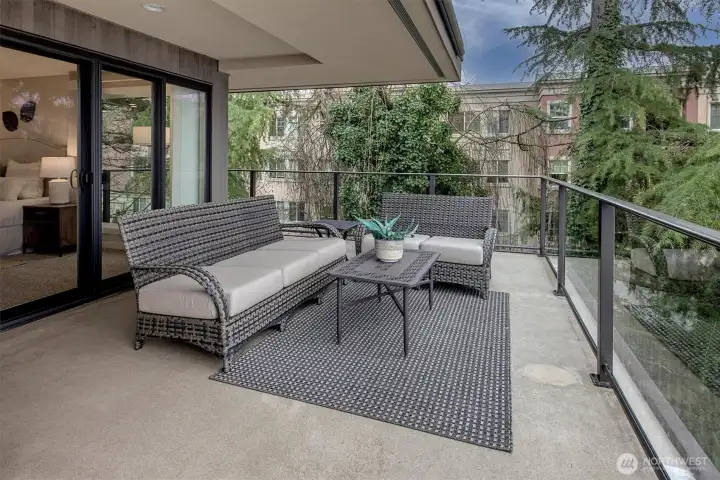 Expansive Entertainment Deck