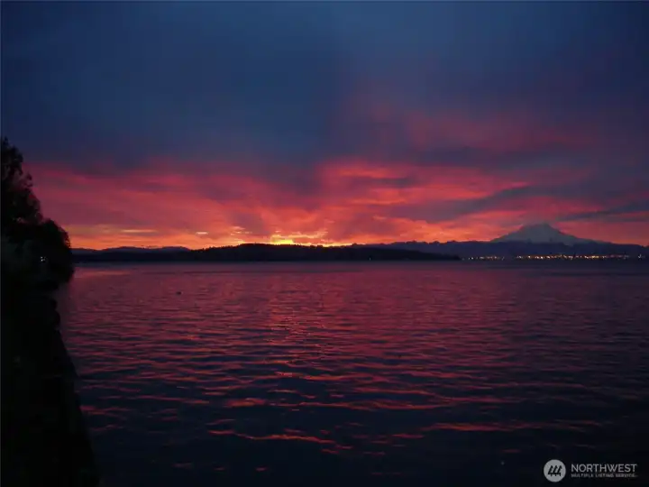 Gorgeous sunsets and sunrises