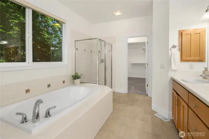 Primary en-suite