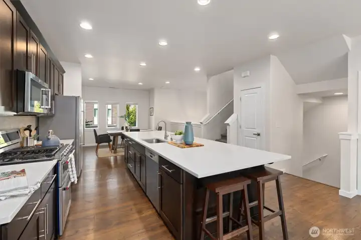No shortage of storage in this kitchen! No shortage of storage in this kitchen!