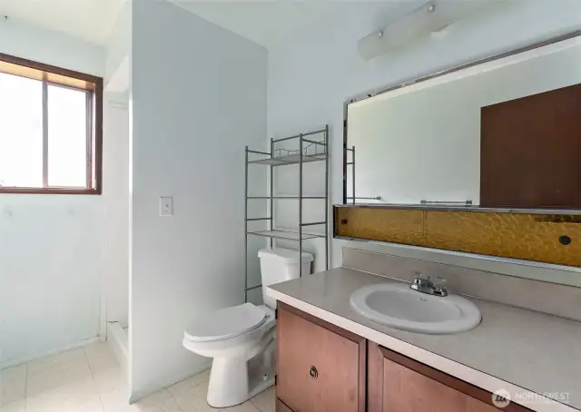 Downstairs 3/4 bath
