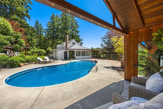 Wonderful pool. All new heaters and pumps, etc.
