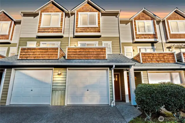 3-Bed/2.5-Bath / 1,420-SF