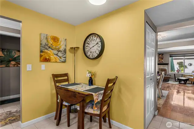 eating area in kitchen