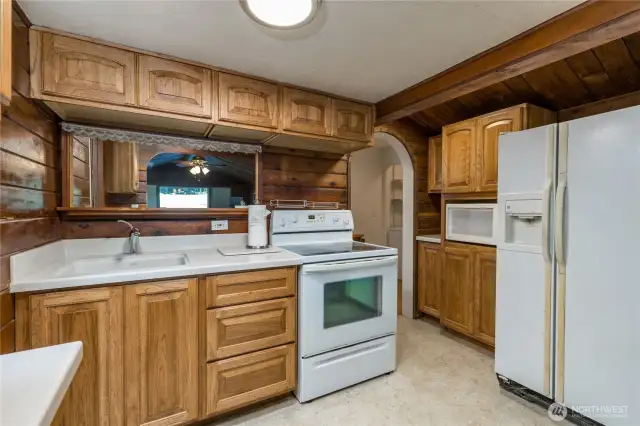 Full kitchen with lots of storage