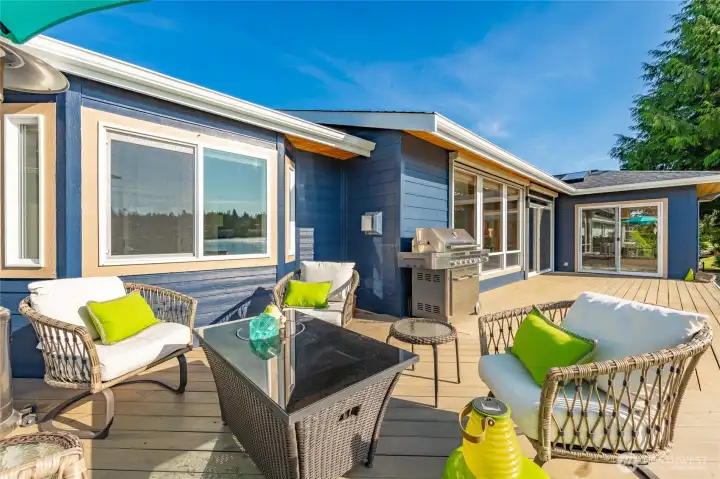 Restained deck with plenty of room for large gatherings