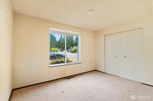 2nd bedroom