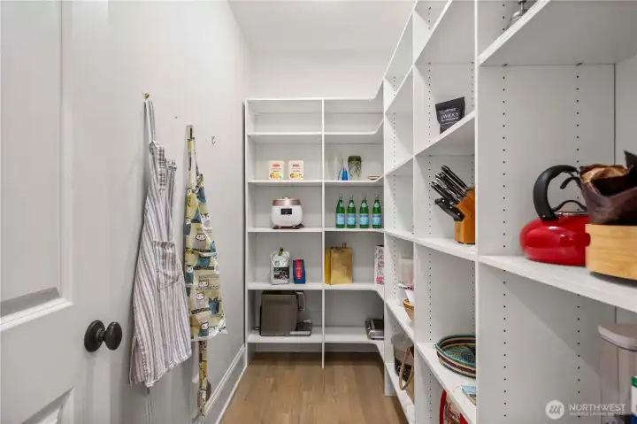Walk in pantry