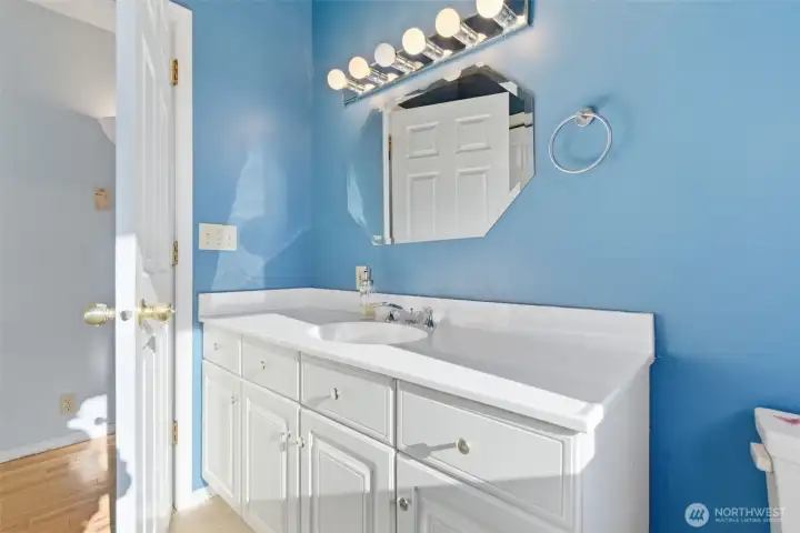 upstairs full bathroom