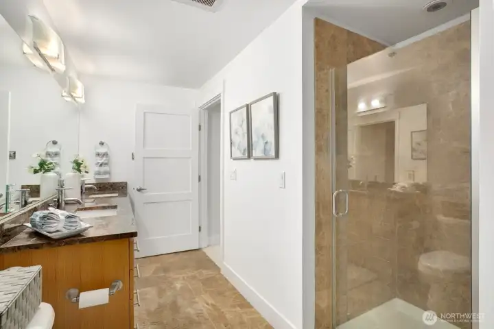 Separate shower PLUS bathtub/shower combo, if you please!