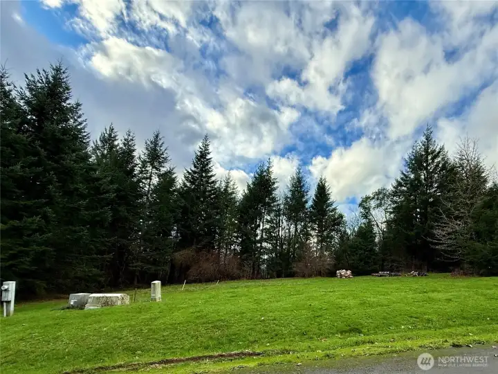 View of 114 Skyview Rd, Woodland from the main road.