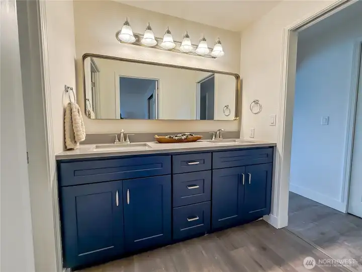 Main floor bathroom