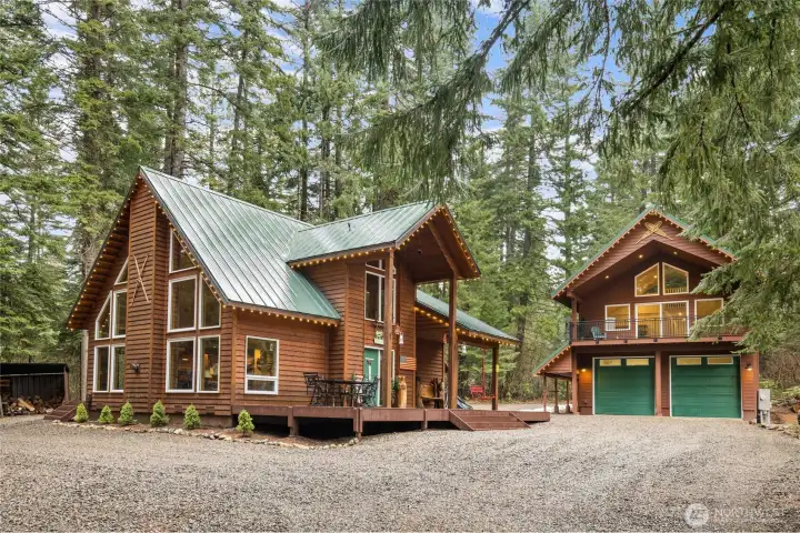 Welcome to 350 Redwood Drive! Cabin plus ADU!