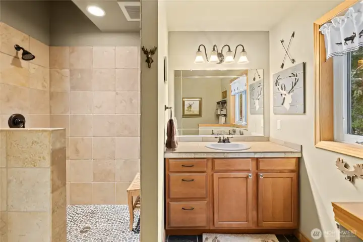 Primary bathroom ensuite bath.